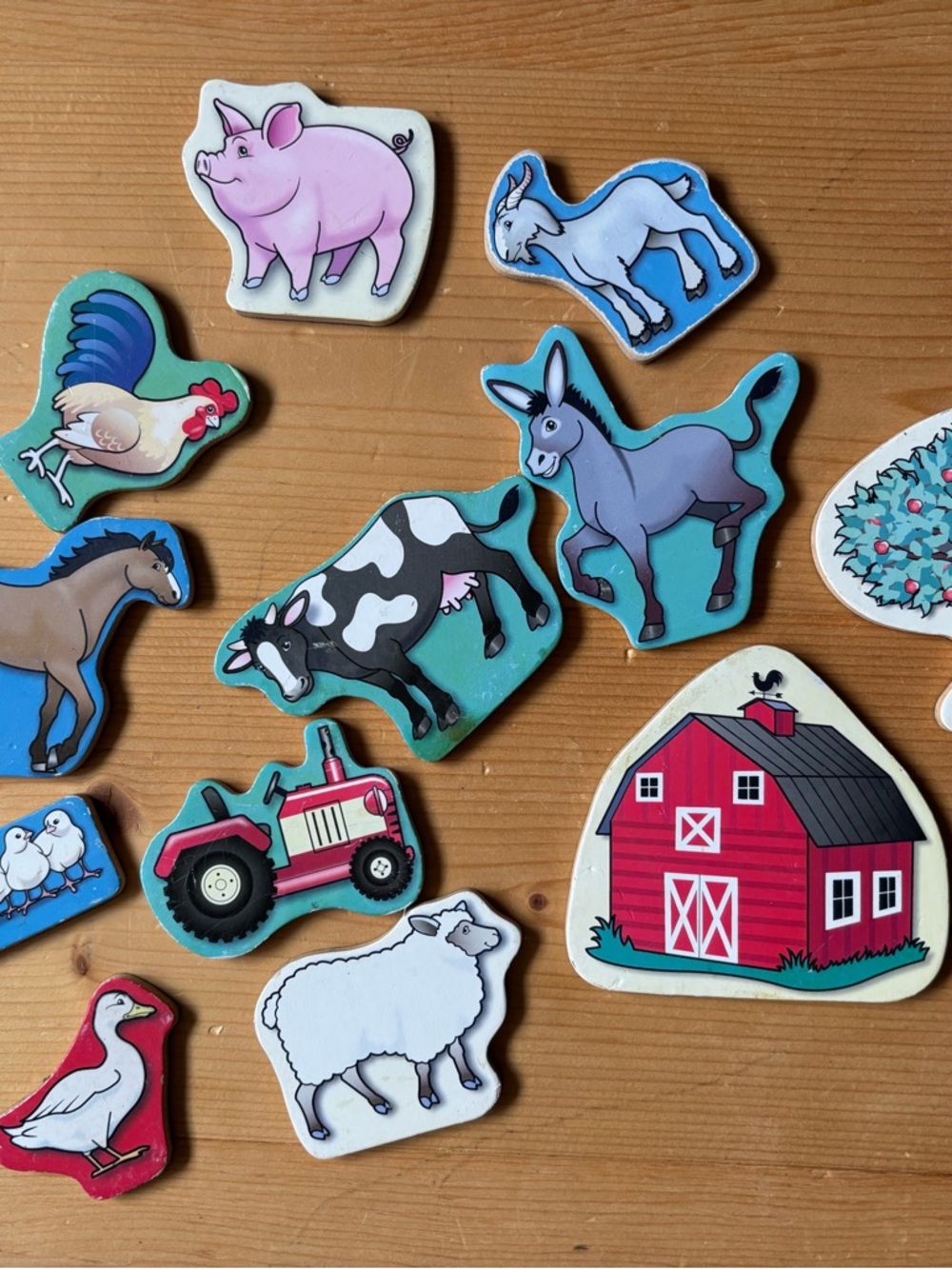 15 Piece Farm Animal Magnets Set with Red Barn - fair